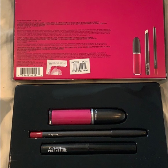 MAC Look In A Box - Picture 3 of 5